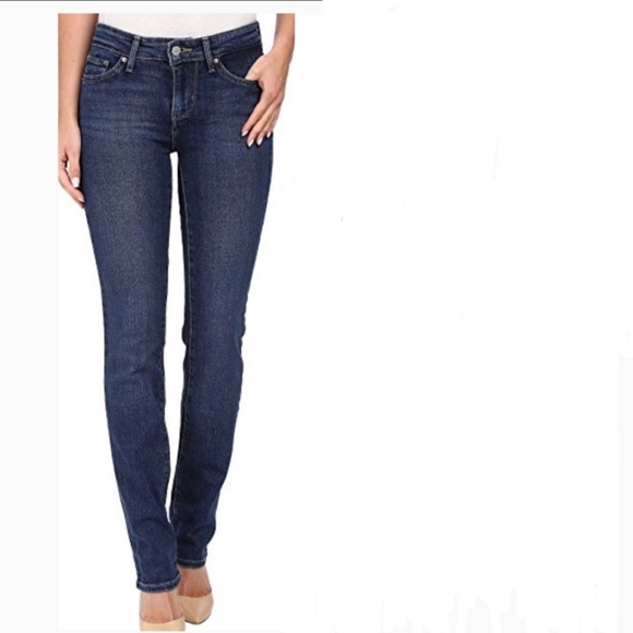 Levis Slight Curve Classic Straight Leg 